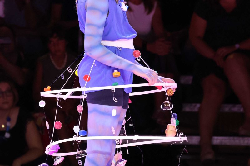 Y los mares sucumben ante la acción depredadora y el egoísmo de la humanidad en los Escacs Vivents de Xàbia  Y los mares sucumben ante la acción depredadora y el egoísmo de la humanidad en los Escacs Vivents de Xàbia